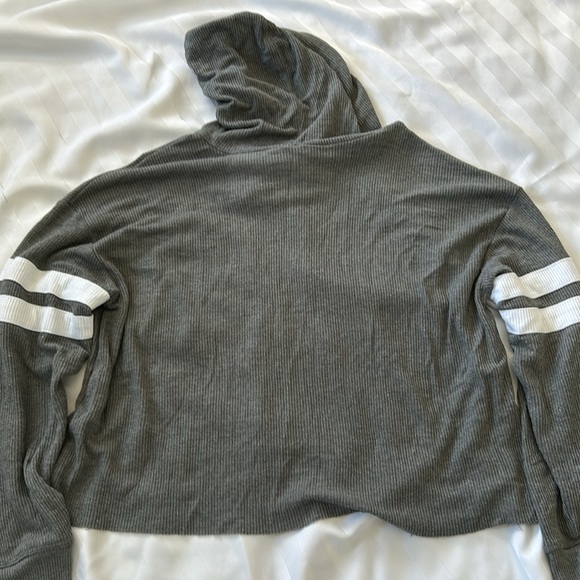 Hollister grey tank top - Picture 2 of 4